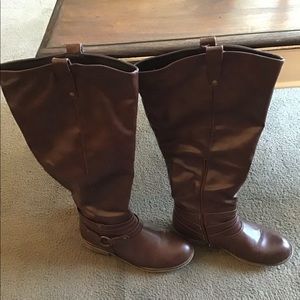 Ladies boots